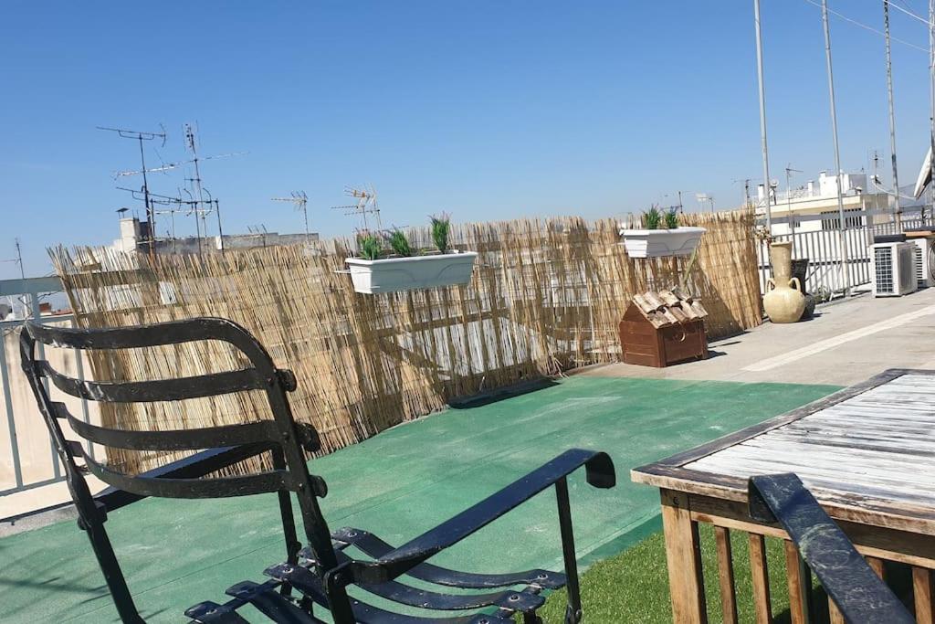 Καλινοβου 1 Κευελπιδων Πεδιον Αρεωσ Apartamento Atenas Exterior foto
