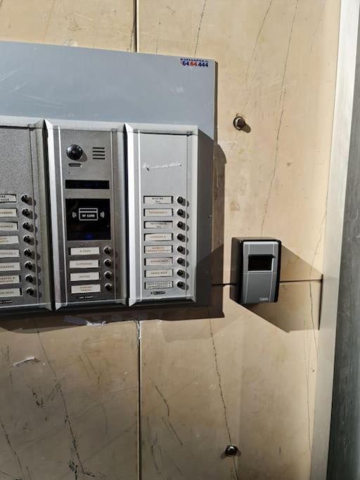 Καλινοβου 1 Κευελπιδων Πεδιον Αρεωσ Apartamento Atenas Exterior foto